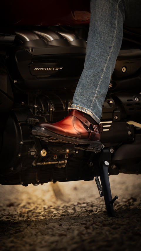 Bota Arbet RED Smoke Limited Edition